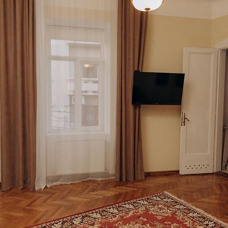 Простора 2-Кімн Квартира В Центрі Чернівців На Турецькій 18 Завжди Зі Світлом Exterior foto